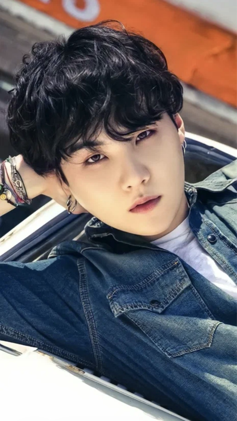 Foto terbaru SUGA (BTS)