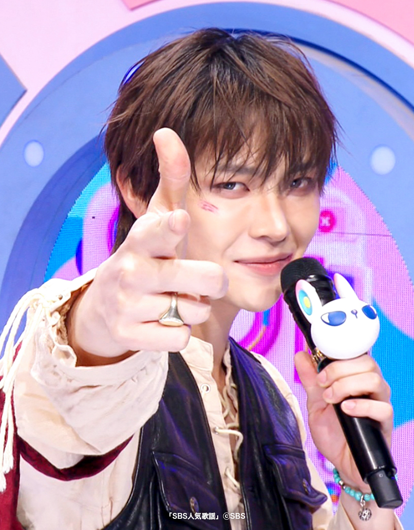 A moment captured by Nicholas (&TEAM)'s fan