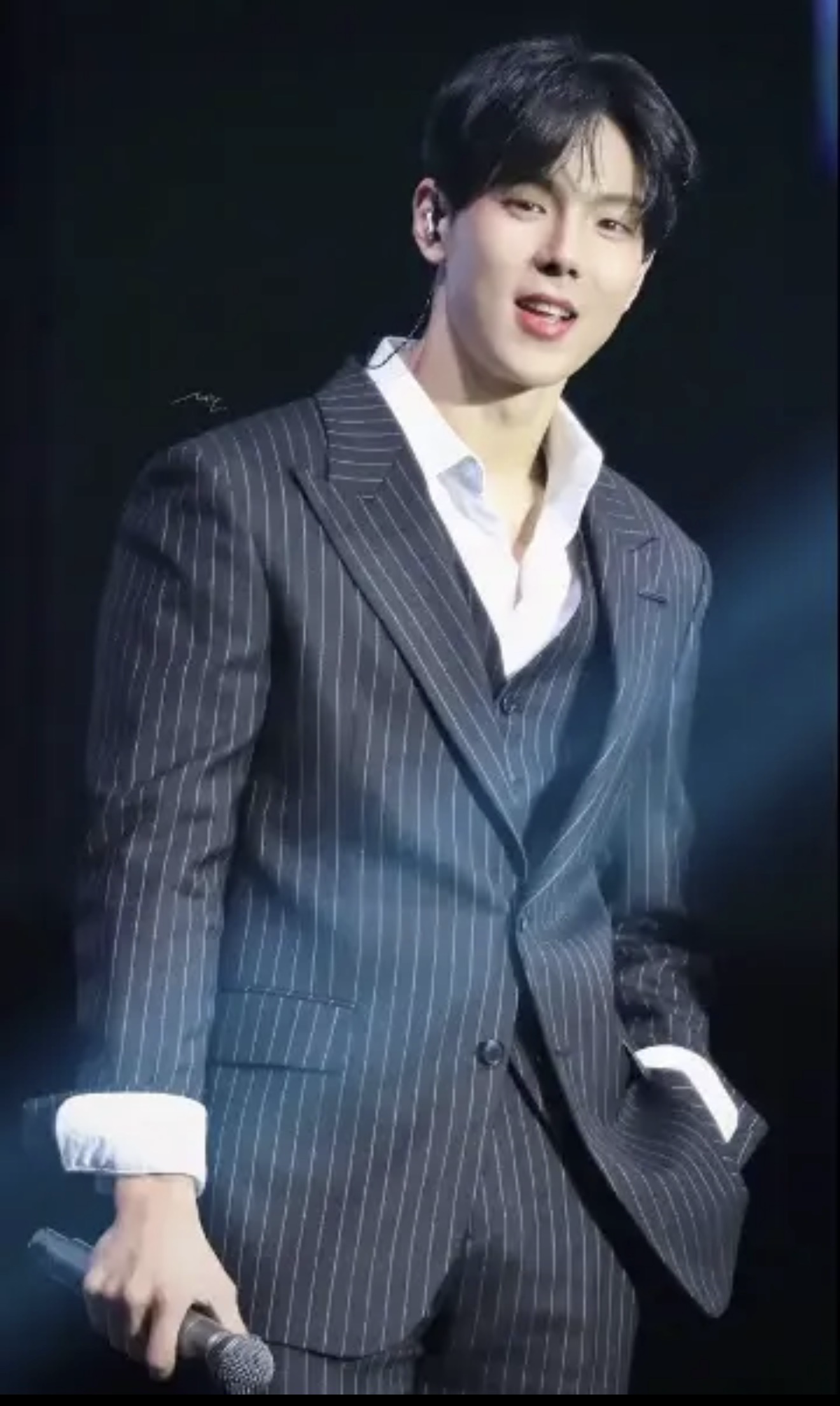 Latest photo of Shownu (MONSTA X)