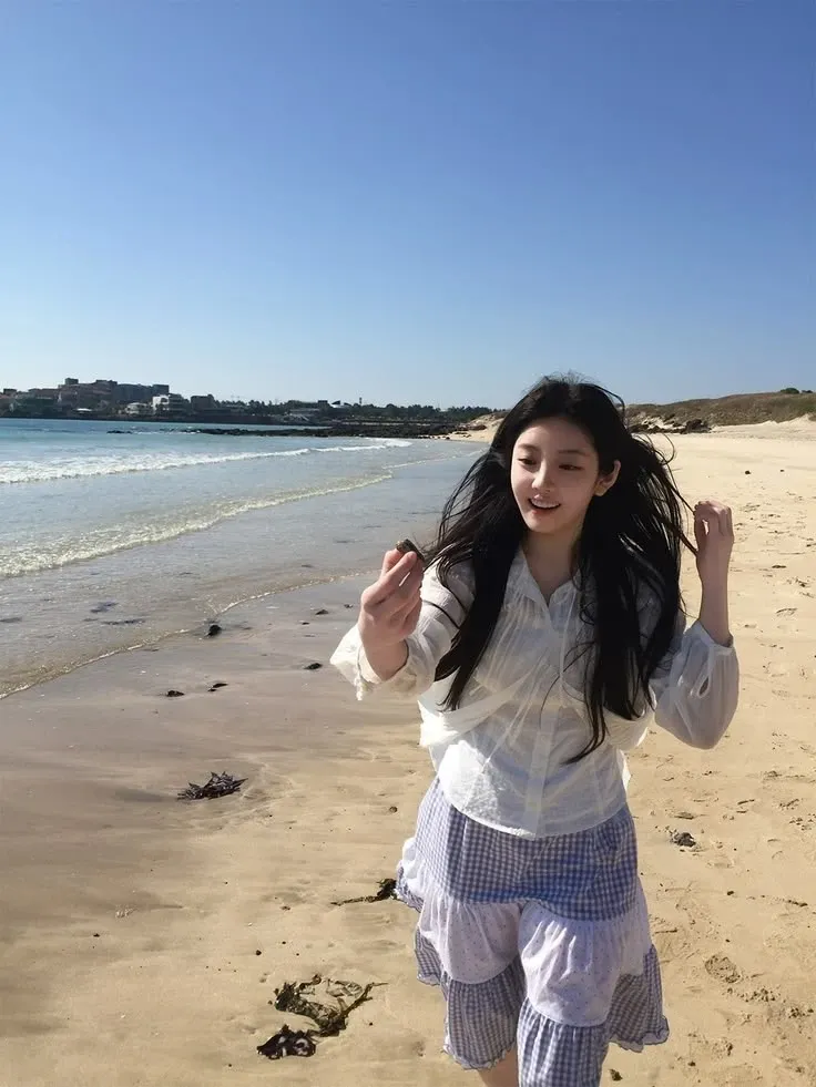 Latest photo of Wonhee (ILLIT)