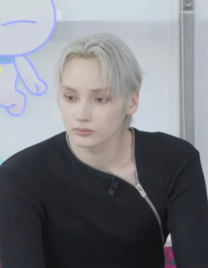 Latest photo of HueningKai (TOMORROW X TOGETHER)