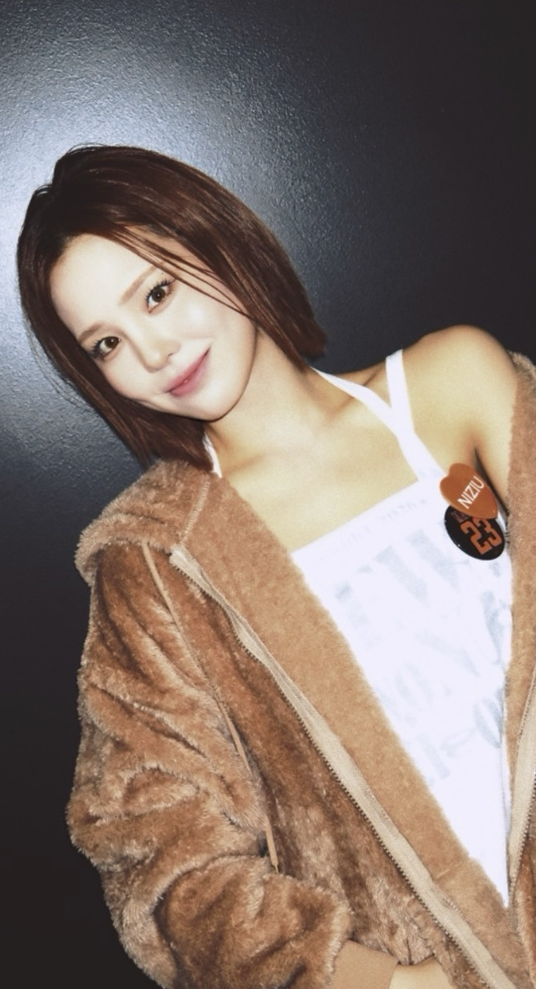 Behind-the-scenes cut of Mako (NiziU)