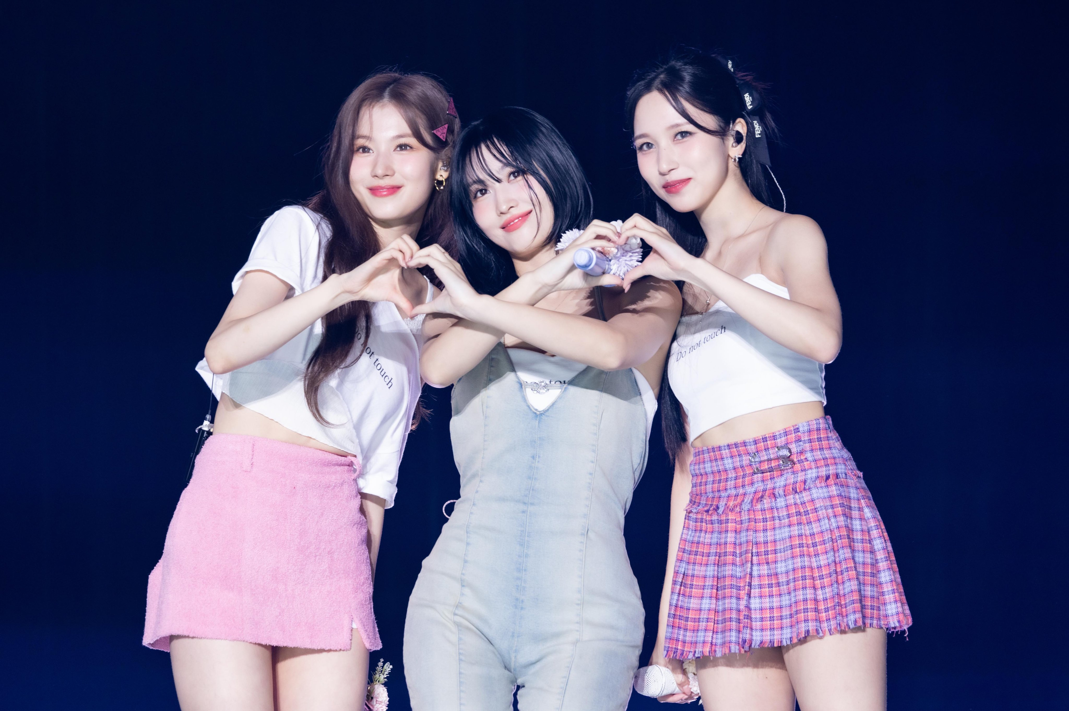 모모 (TWICE) 최근 활동샷