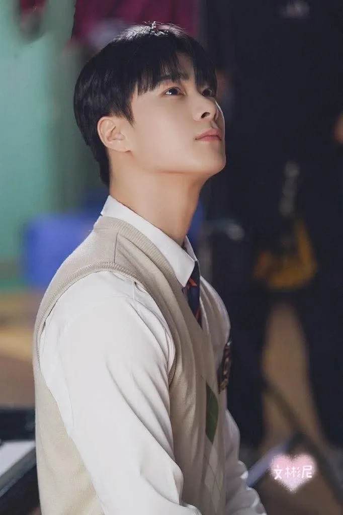 Latest photo of Moonbin (ASTRO)