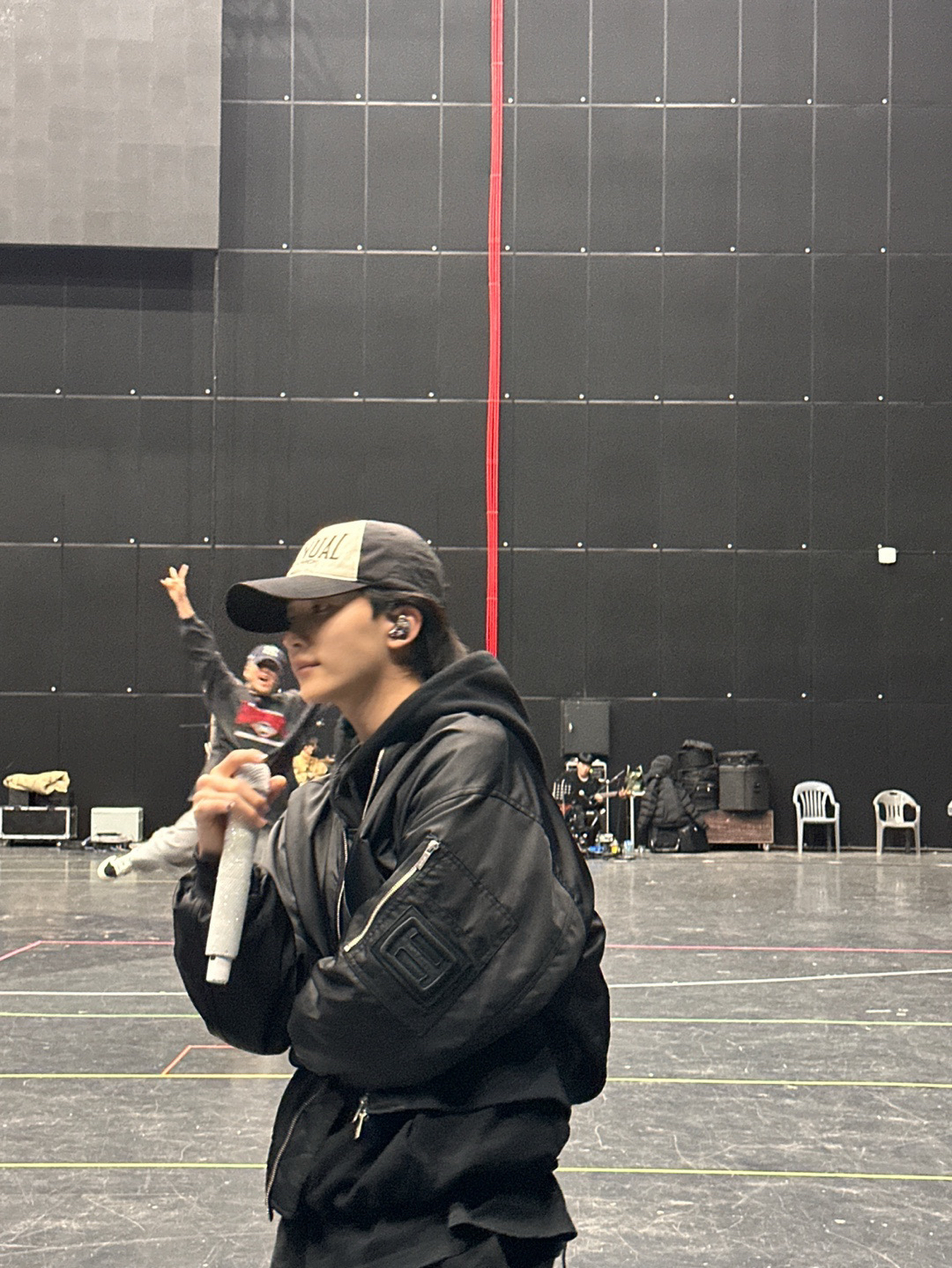 Recent activity shot of Jeonghan (SEVENTEEN)