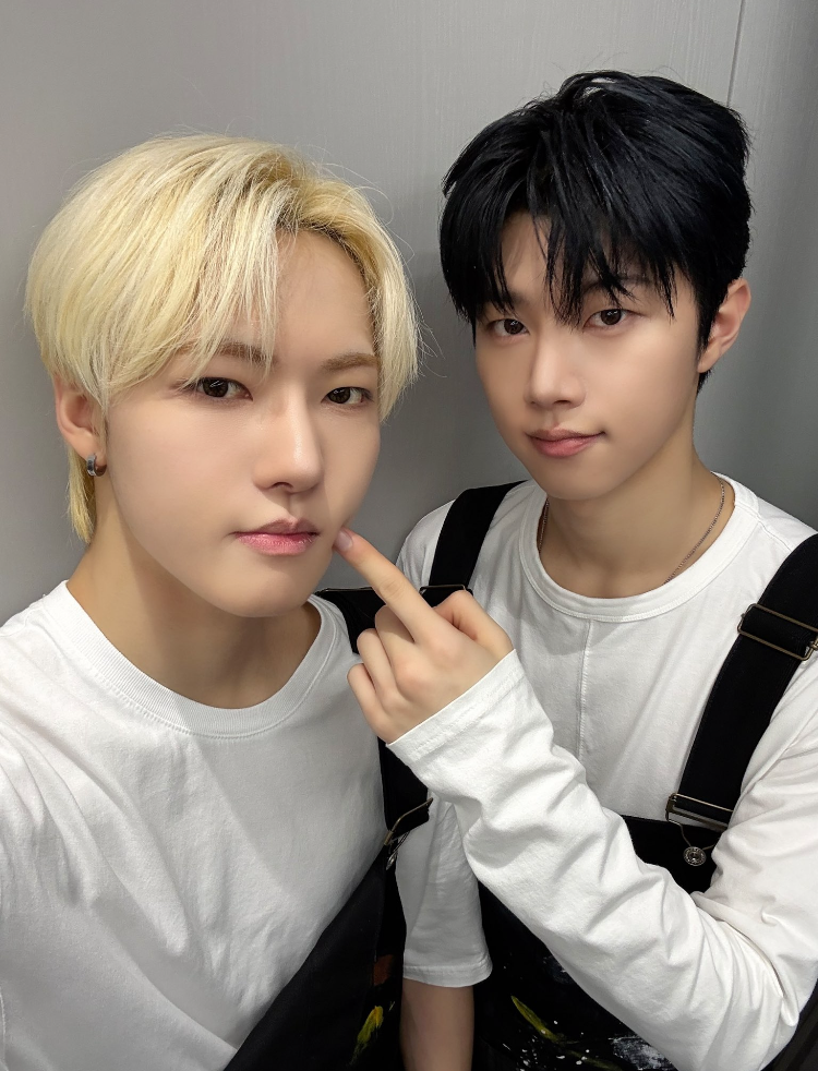 A moment captured by Xikers's fan