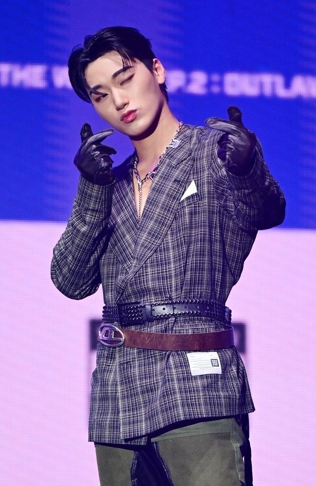 崔傘 (ATEEZ)的最新活動照片