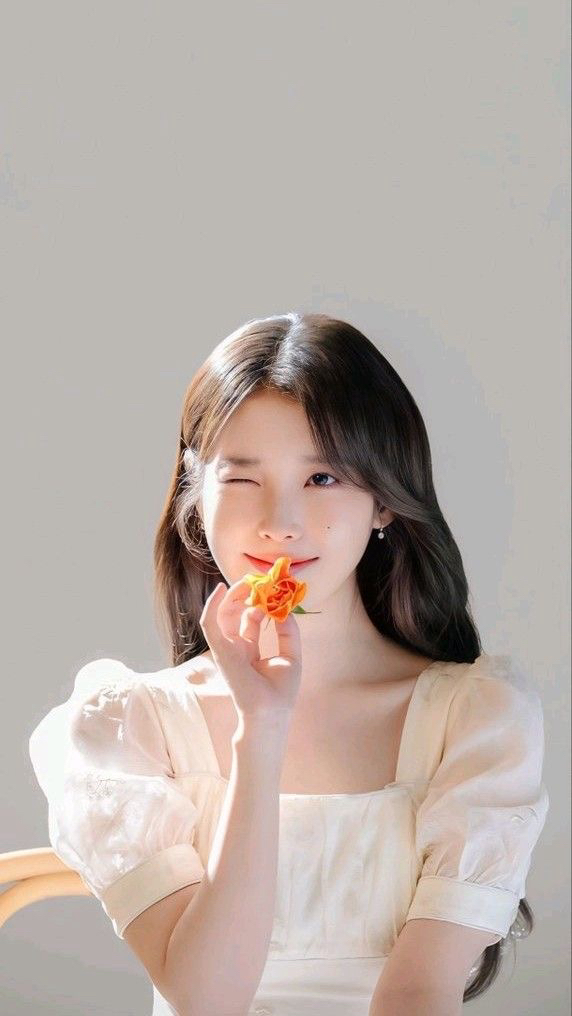 아이유 최근 활동샷