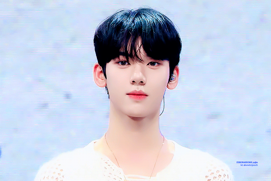 A moment captured by Han Yujin (ZEROBASEONE)'s fan