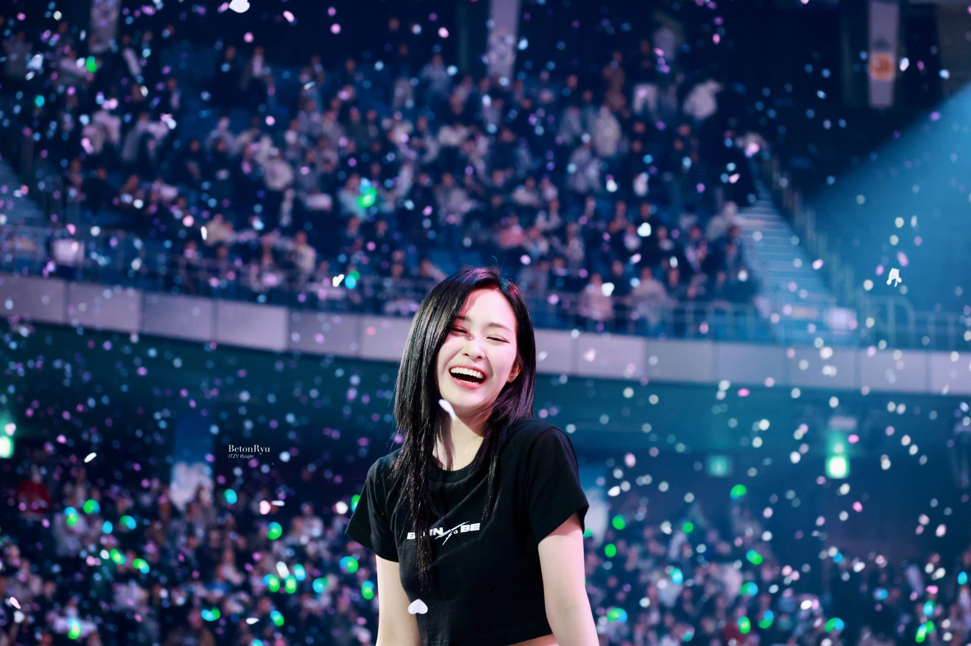 Behind-the-scenes cut of Ryujin (ITZY)