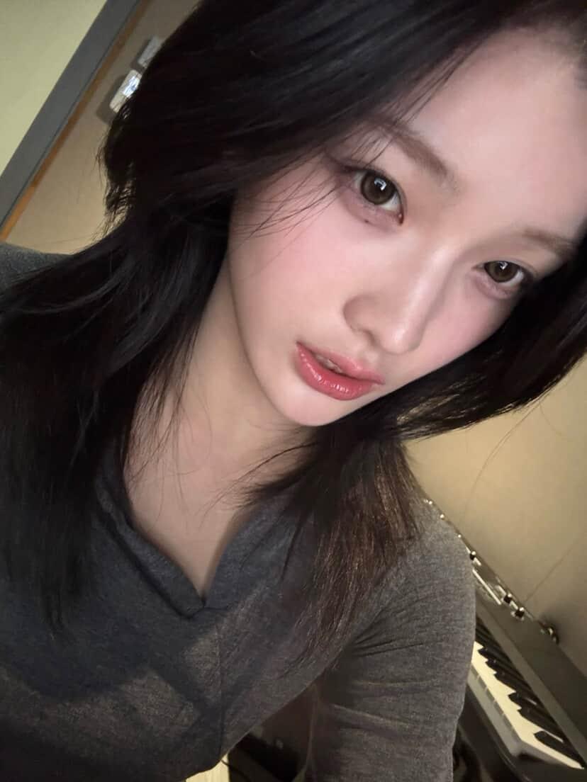 Recent activity shot of Iroha (ILLIT)