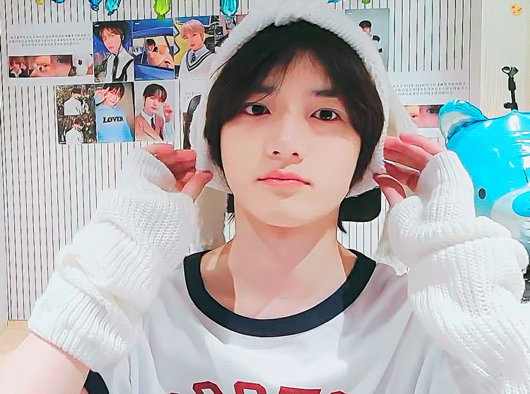 A moment captured by Beomgyu (TOMORROW X TOGETHER)'s fan