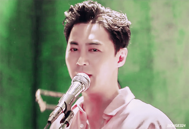 A moment captured by SHINHWA's fan