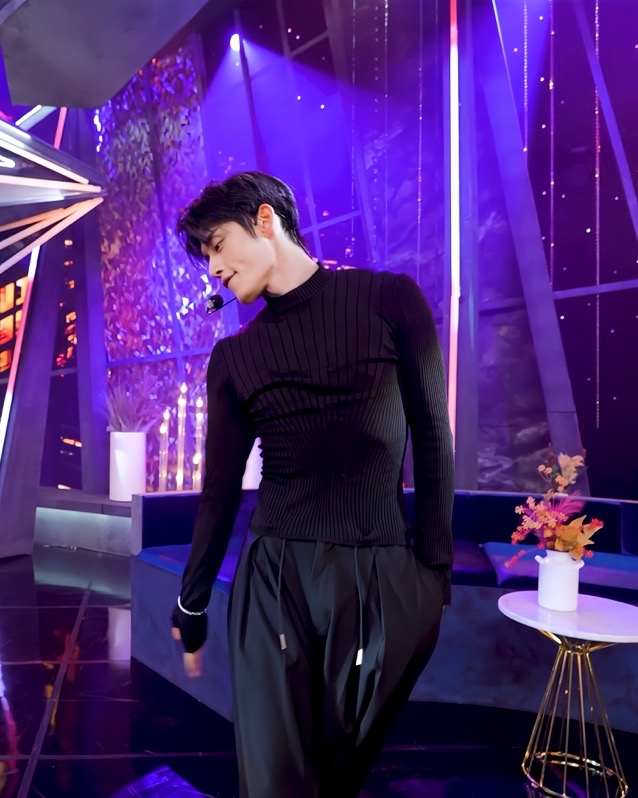 Recent activity shot of Kim Jiwoong (ZEROBASEONE)