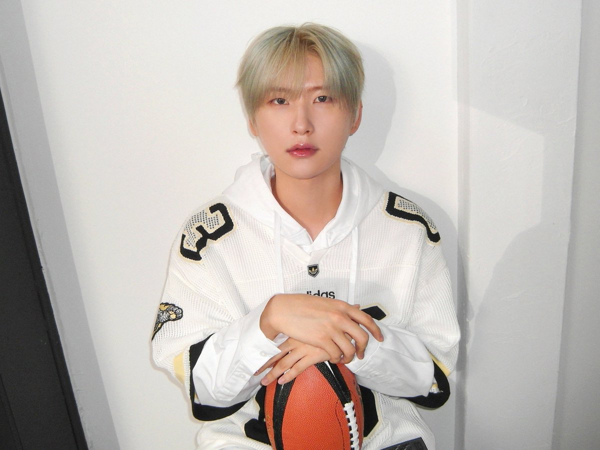 Behind-the-scenes cut of CRAVITY