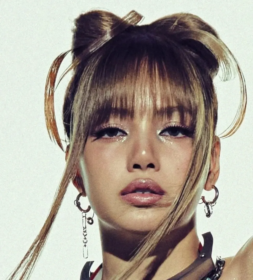 Foto aktivitas terbaru Lisa (BLACKPINK)