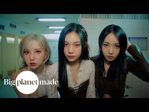 Momen yang diabadikan oleh penggemar VIVIZ