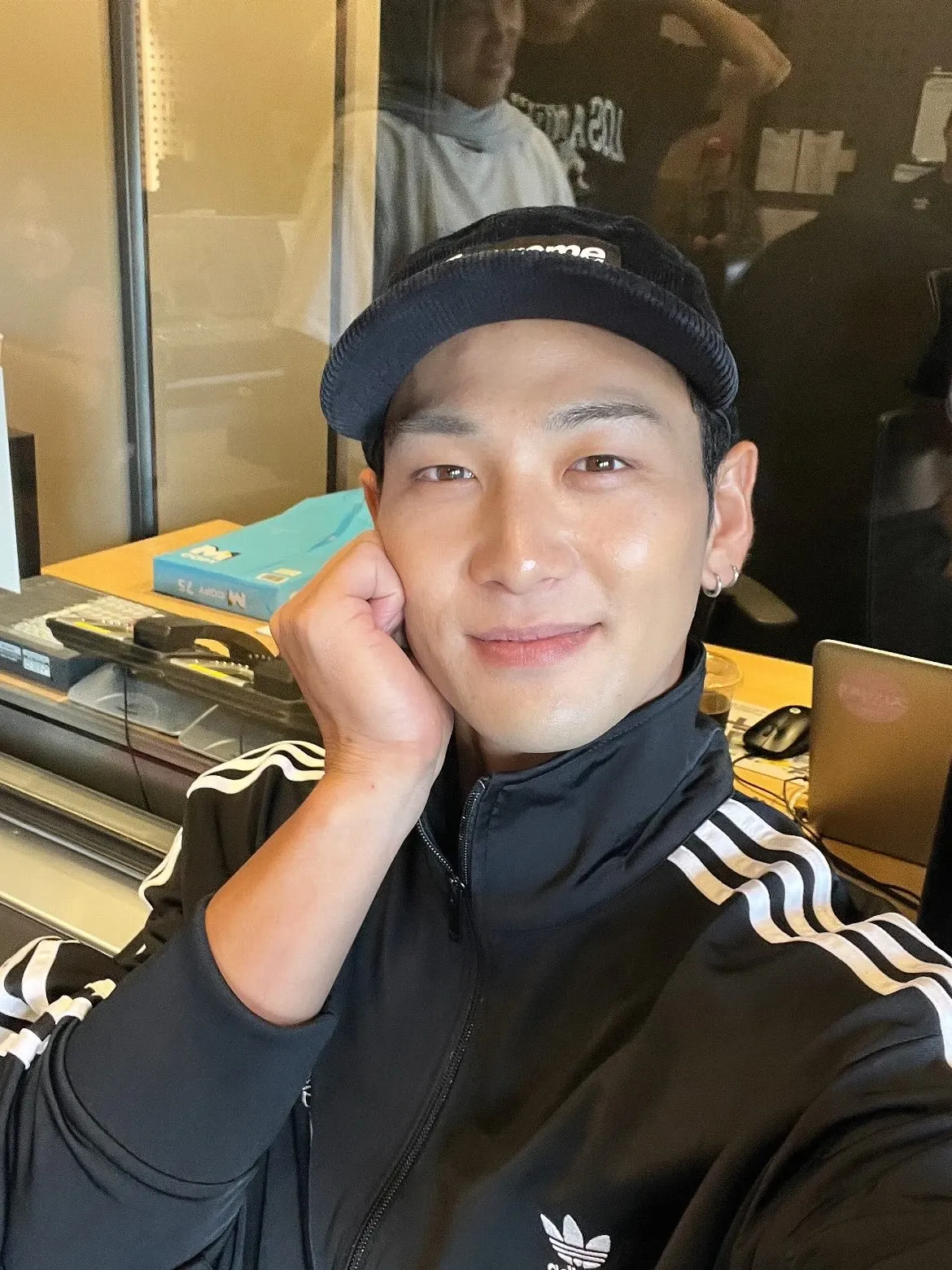 백호의 비하인드 컷