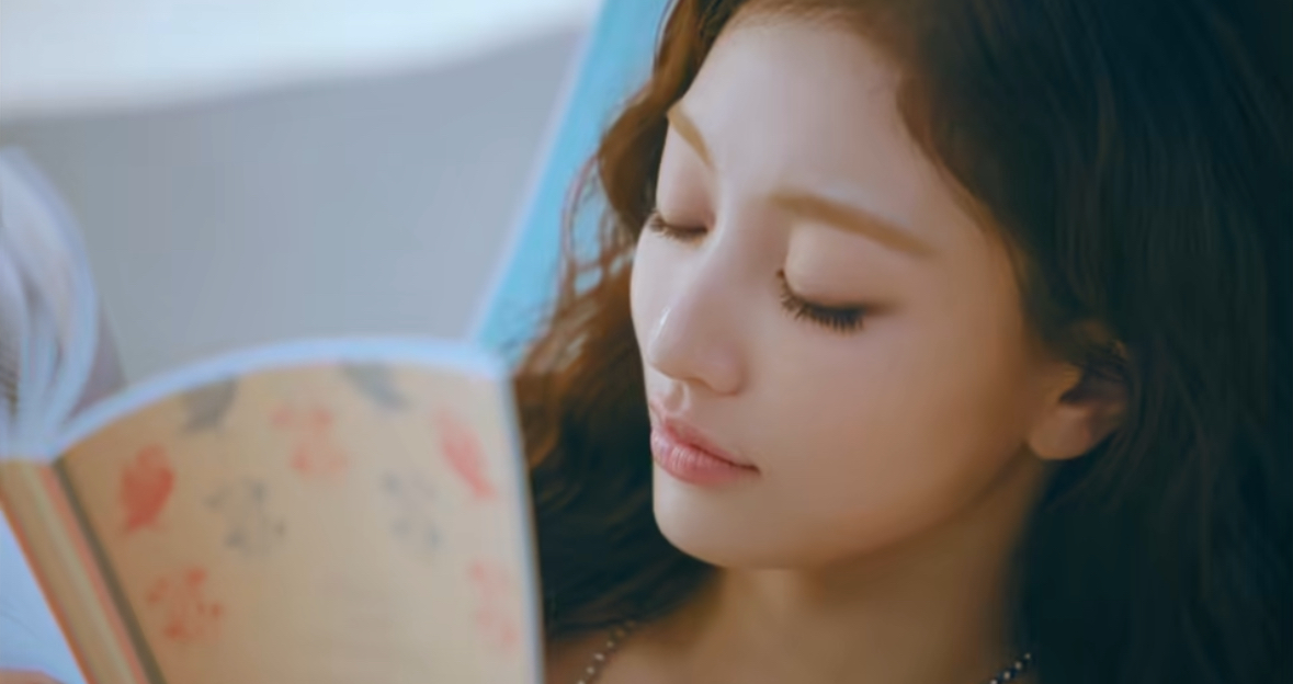 Latest photo of Jihyo (TWICE)