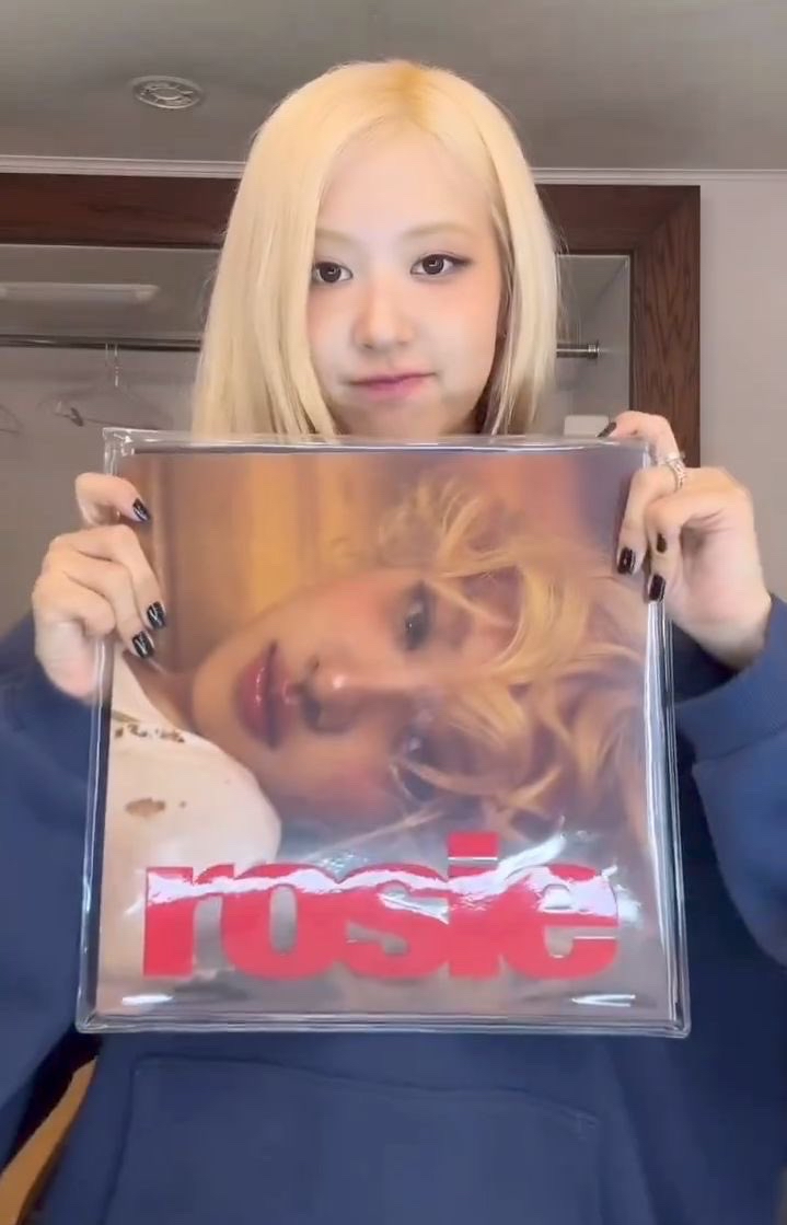 로제 (BLACKPINK) 최근 활동샷