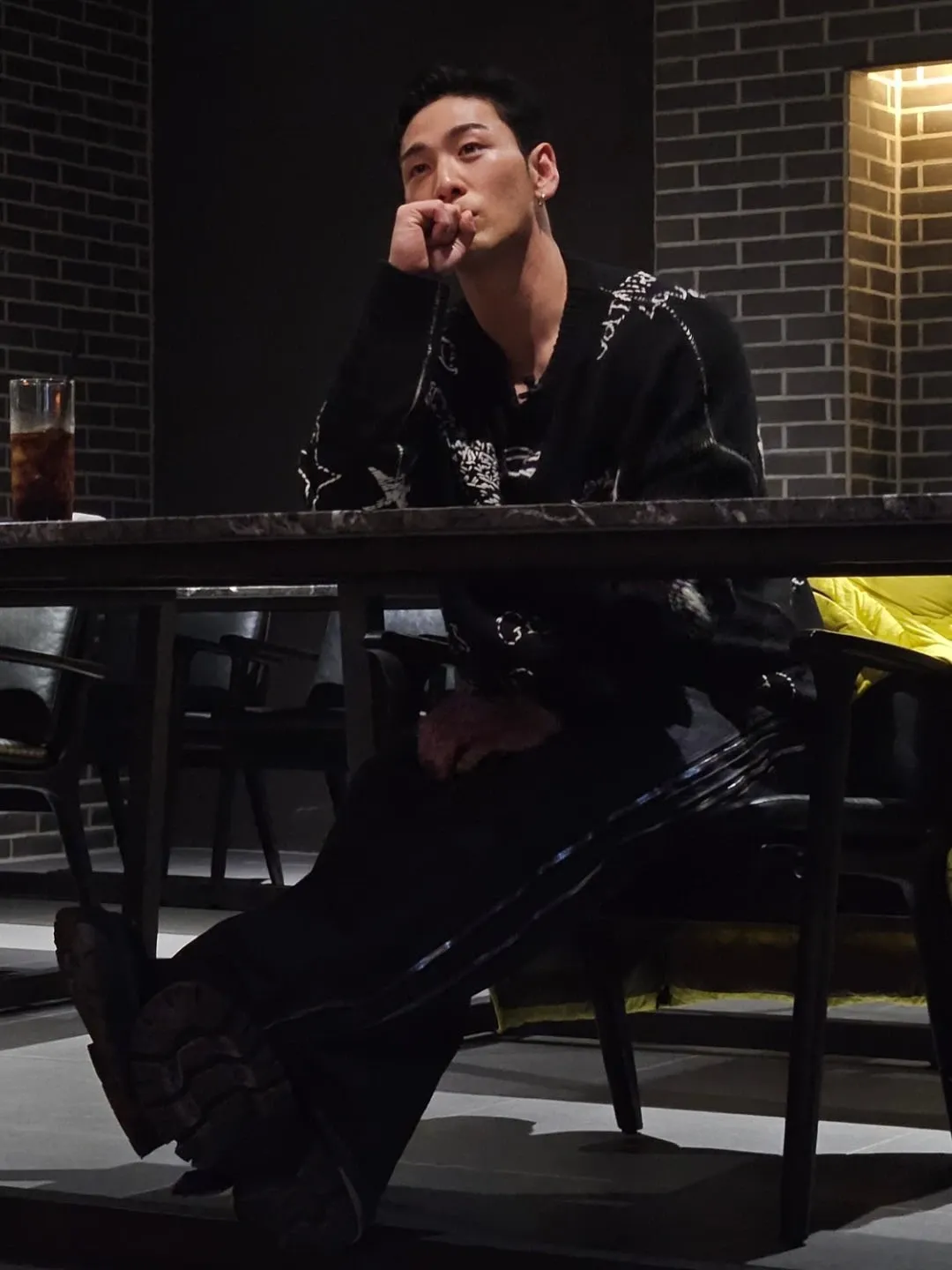 백호의 비하인드 컷