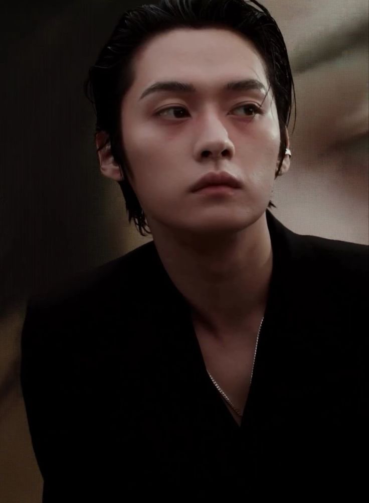 Recent activity shot of Lee Know (Stray Kids)