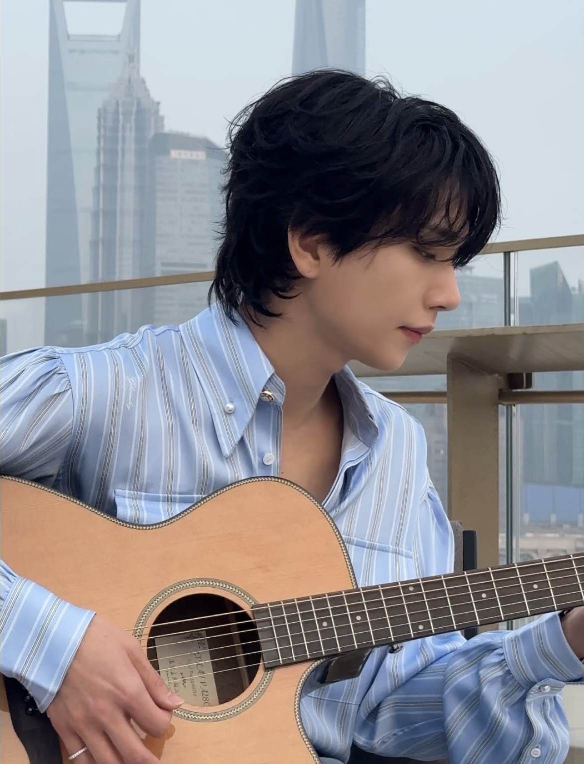 Behind-the-scenes cut of Joshua (SEVENTEEN)