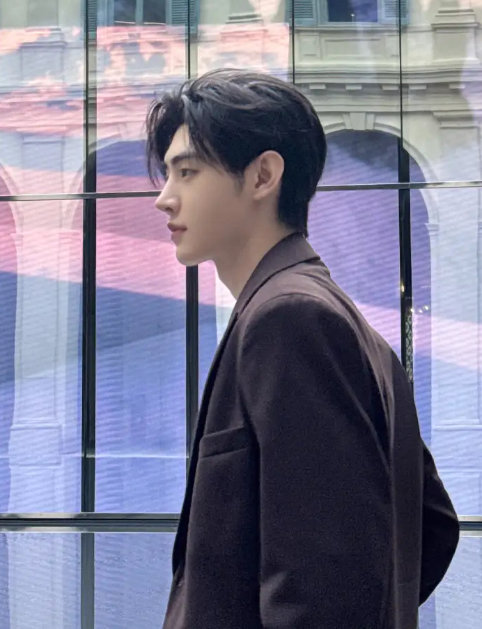 A moment captured by Sunghoon (ENHYPEN)'s fan