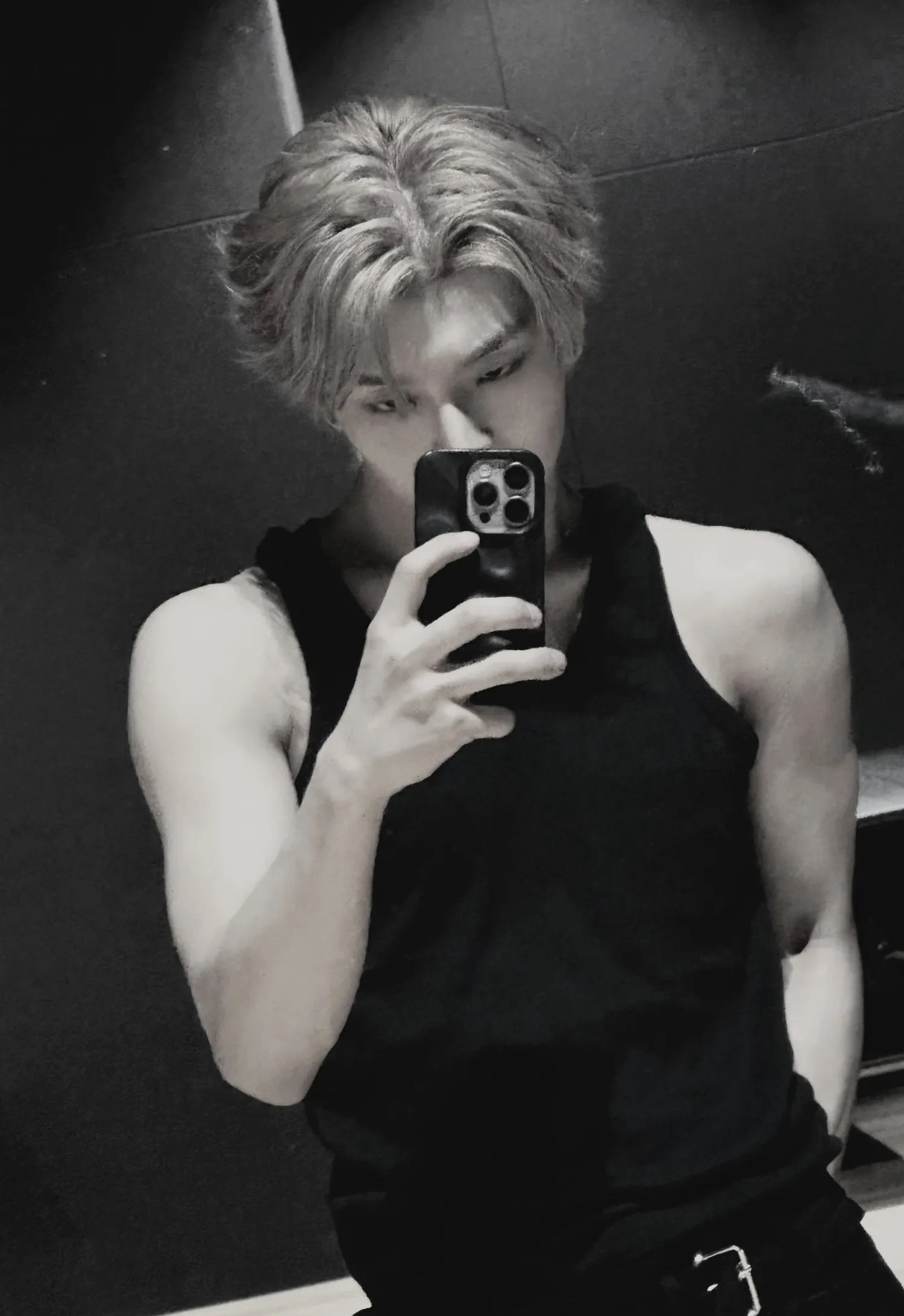 A moment captured by He Xinlong (ALPHA DRIVE ONE)'s fan