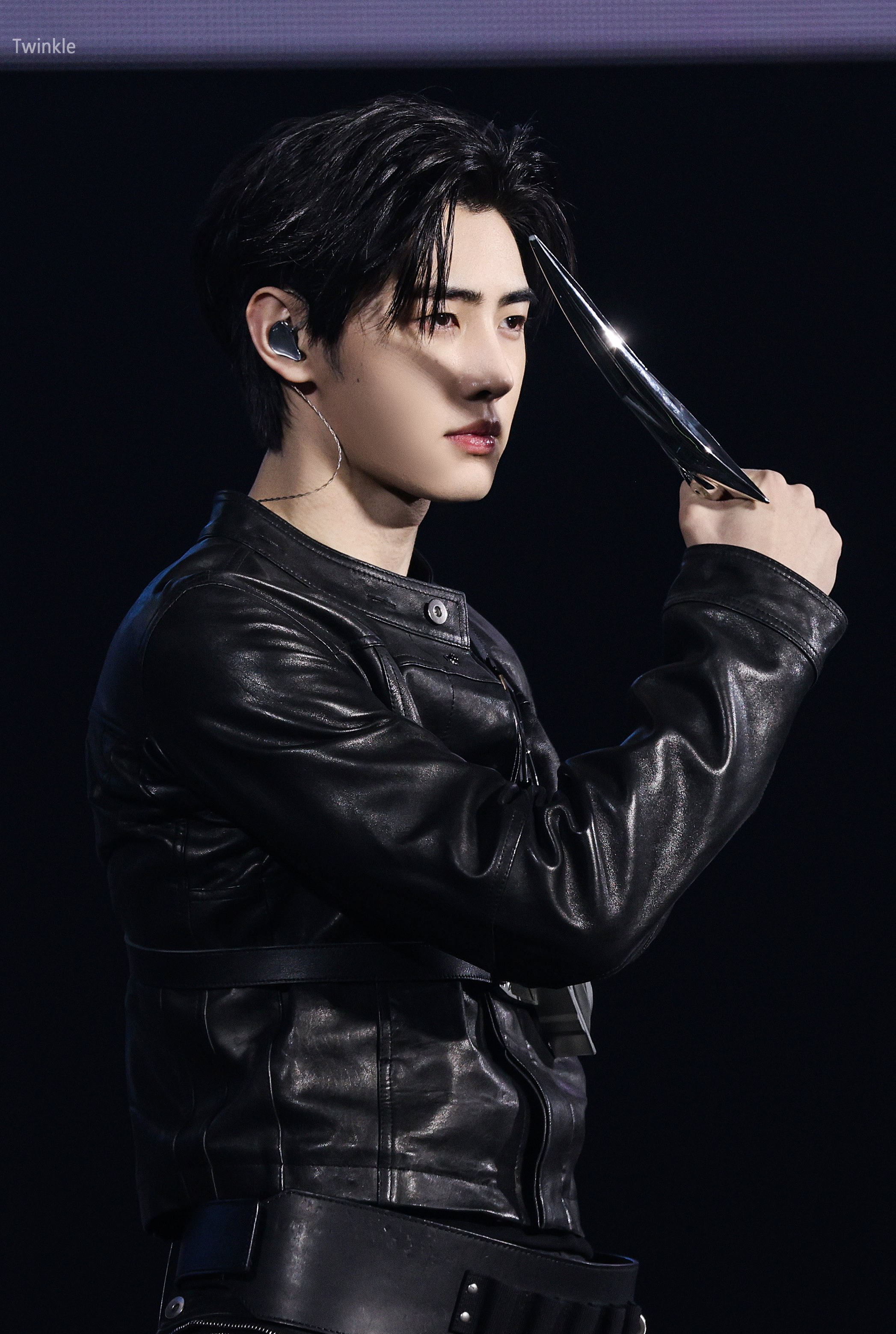 Recent activity shot of Sunghoon (ENHYPEN)