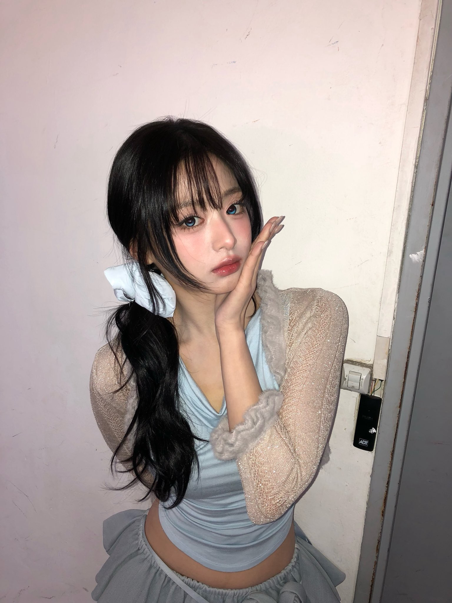 アヒョン (BABYMONSTER)の舞台裏ショット