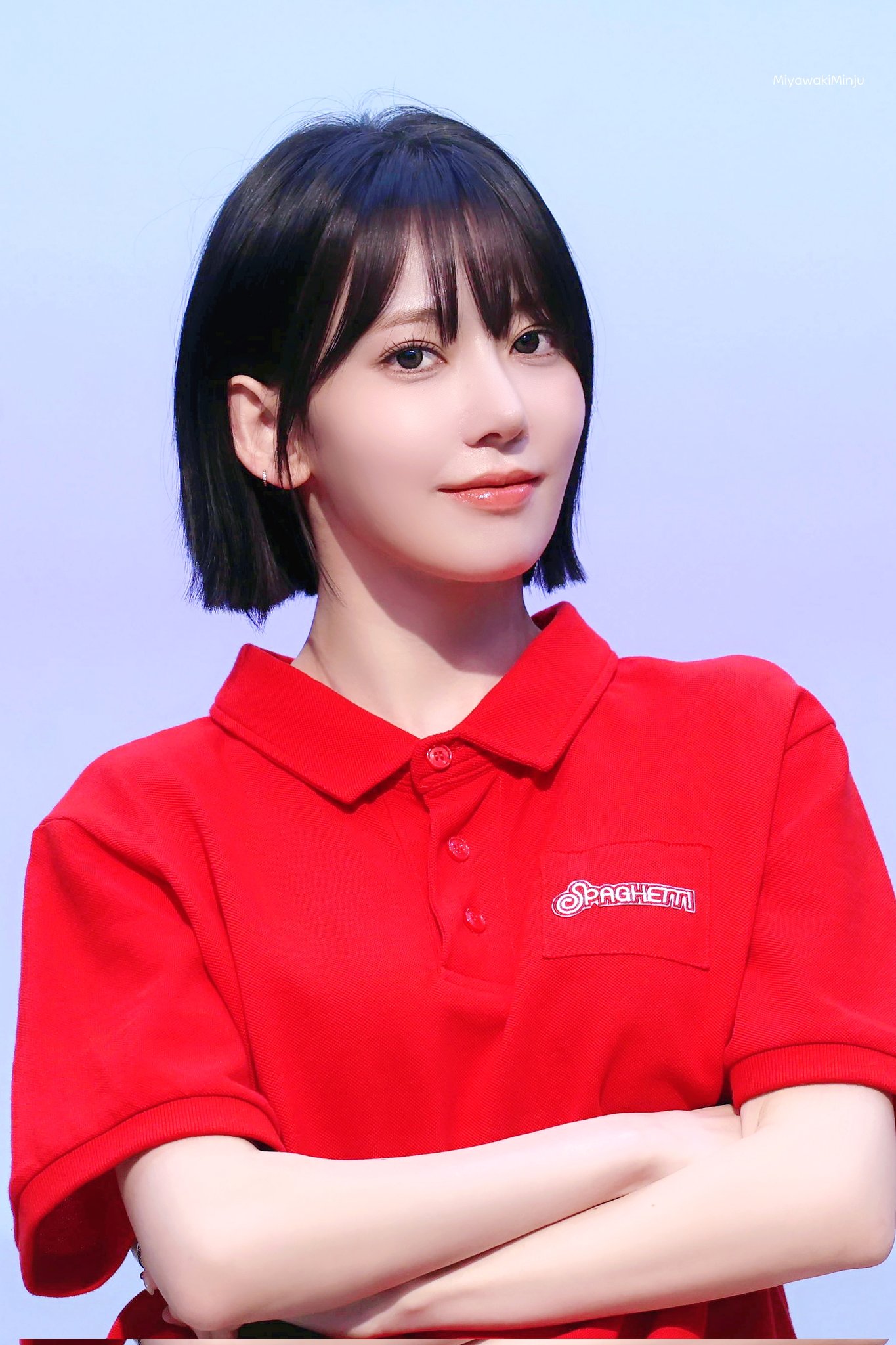 Recent activity shot of Sakura (LE SSERAFIM)