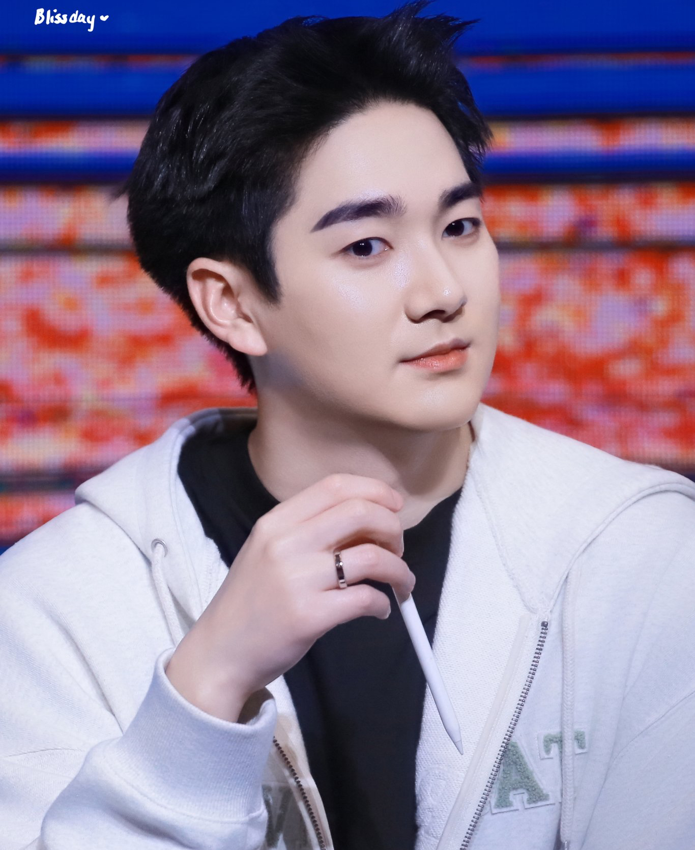 A moment captured by Aron's fan