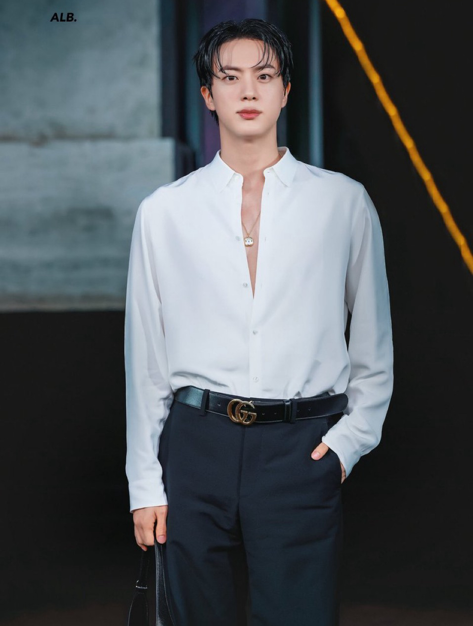 Foto aktivitas terbaru Jin (BTS)