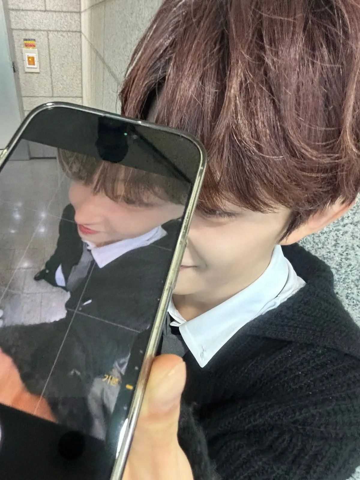 Behind-the-scenes cut of Kim Geonwoo (ALPHA DRIVE ONE)