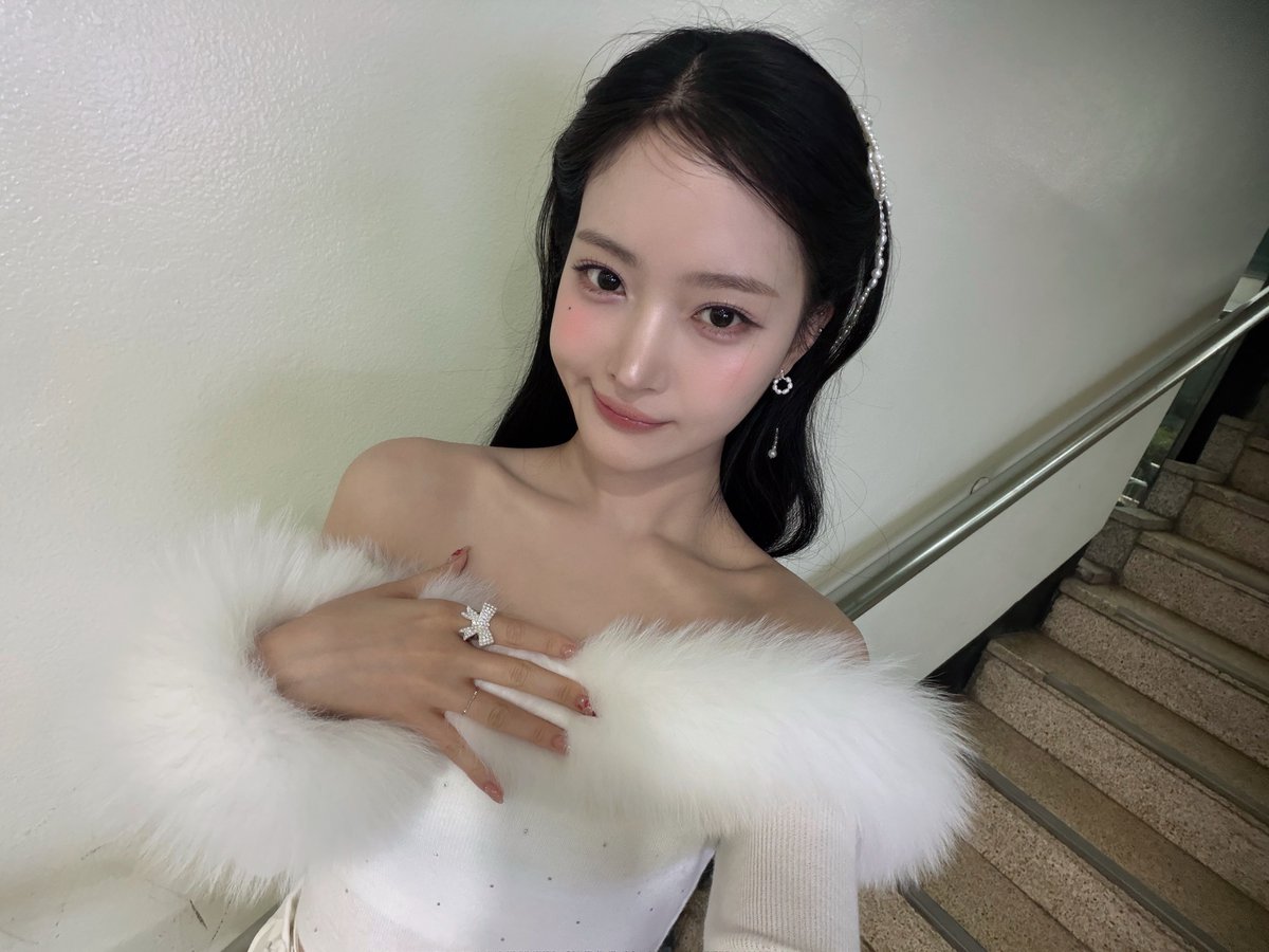 A moment captured by H1-KEY's fan