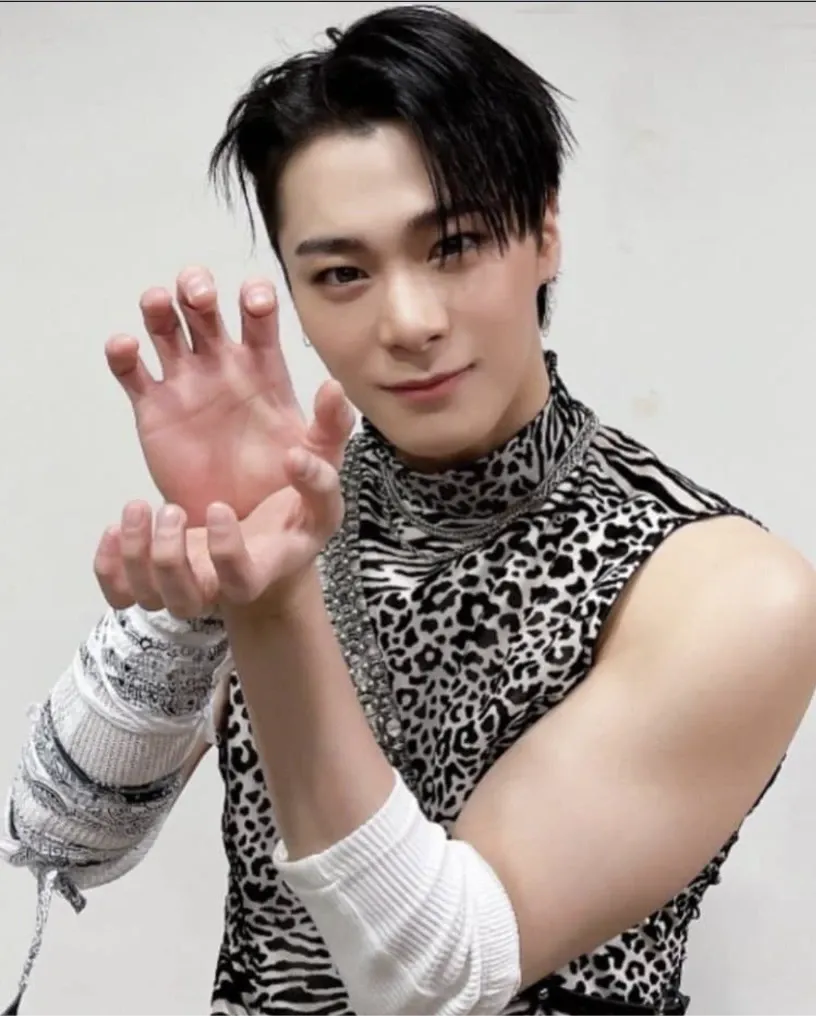 Latest photo of Moonbin (ASTRO)