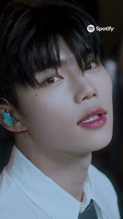 A heartfelt wallpaper shared by Park Gunwook (ZEROBASEONE)'s fans