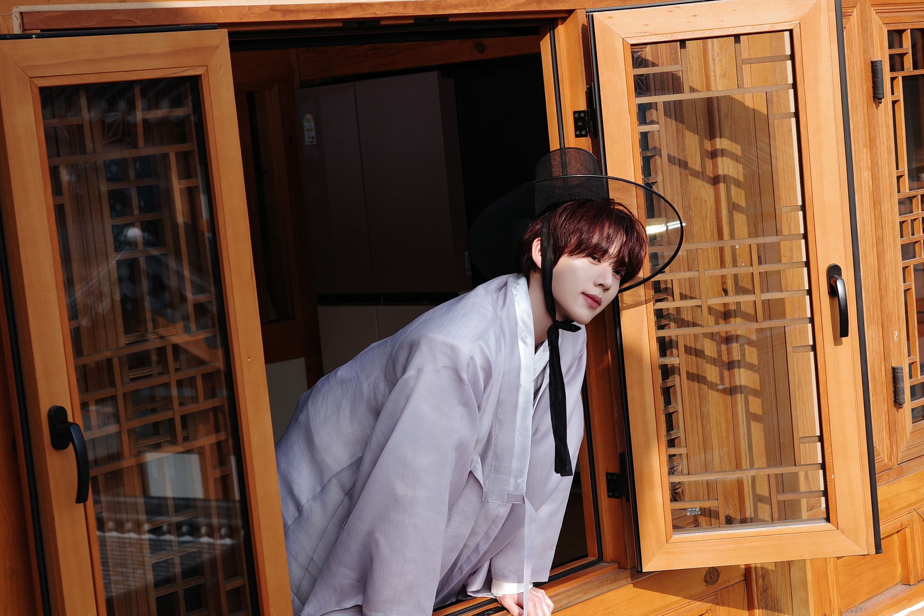 Behind-the-scenes cut of Han Yujin (AND2BLE)