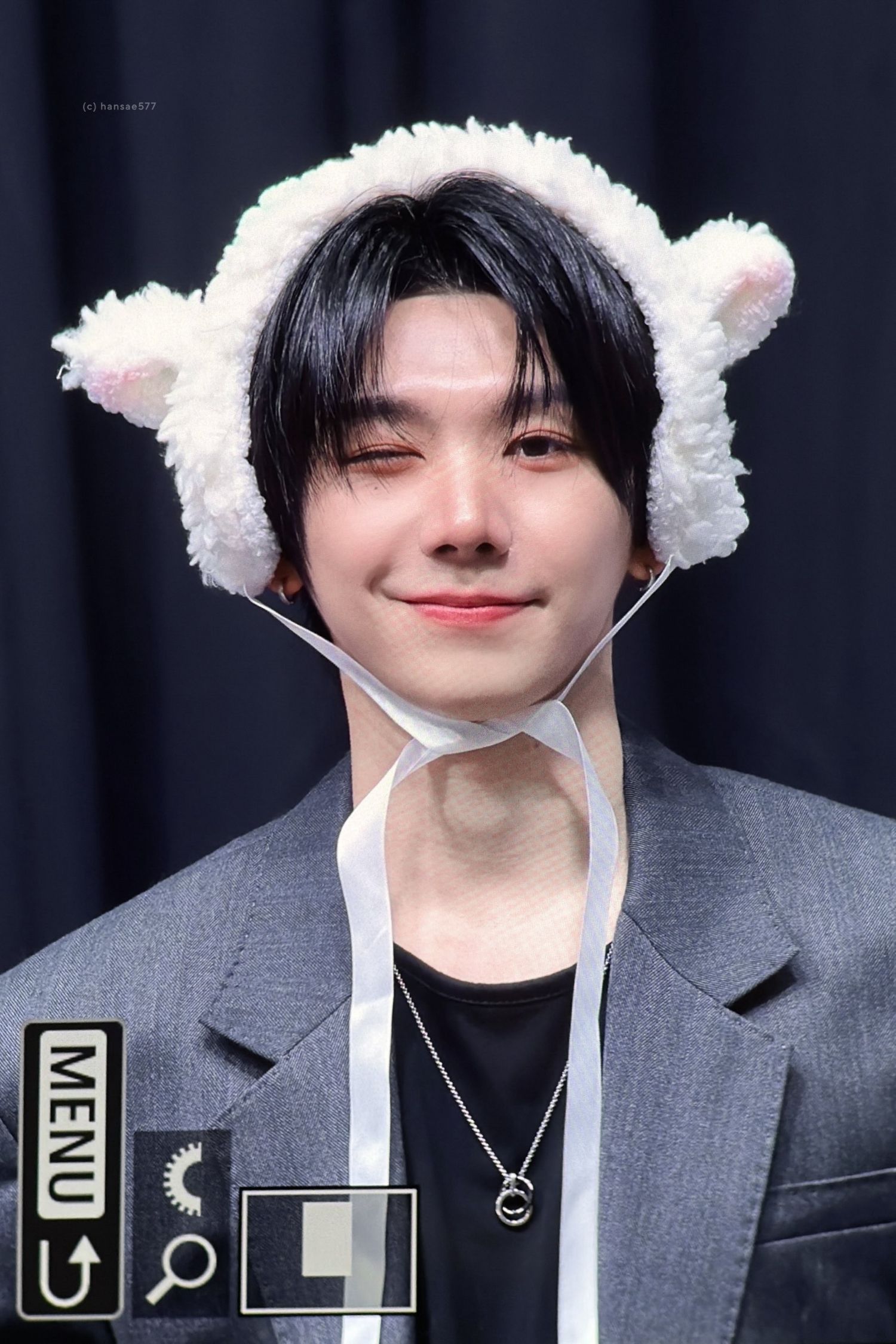 A moment captured by Park Han (AHOF)'s fan