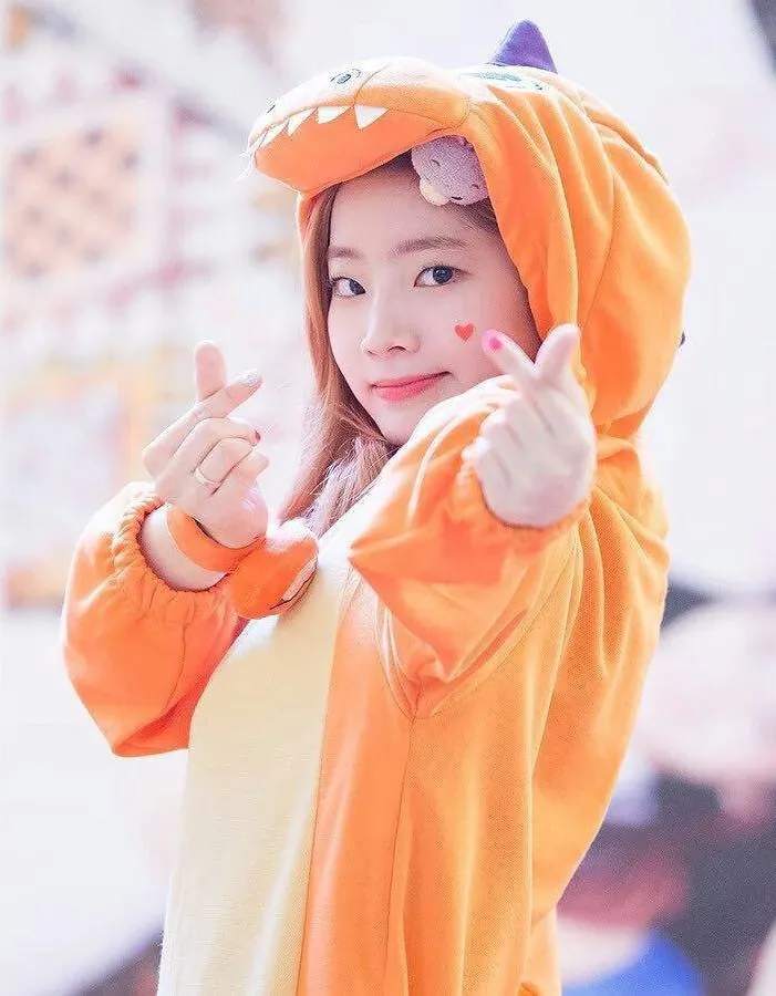 多賢 (TWICE)的幕後花絮