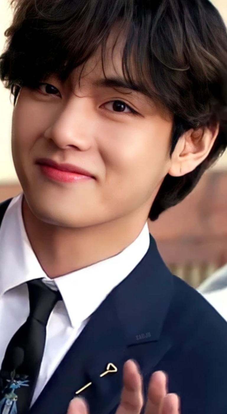 Latest photo of V (BTS)