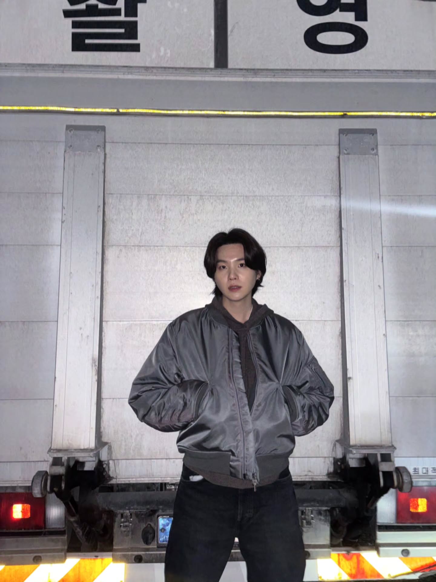 Behind-the-scenes cut of BTS