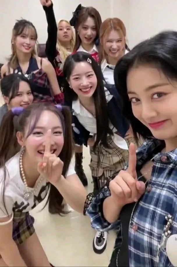 Behind-the-scenes cut of TWICE