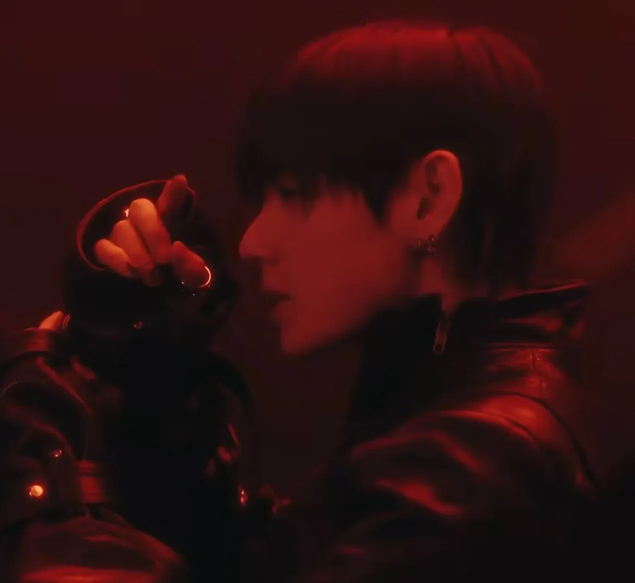 뷔 (방탄소년단)의 최신 사진