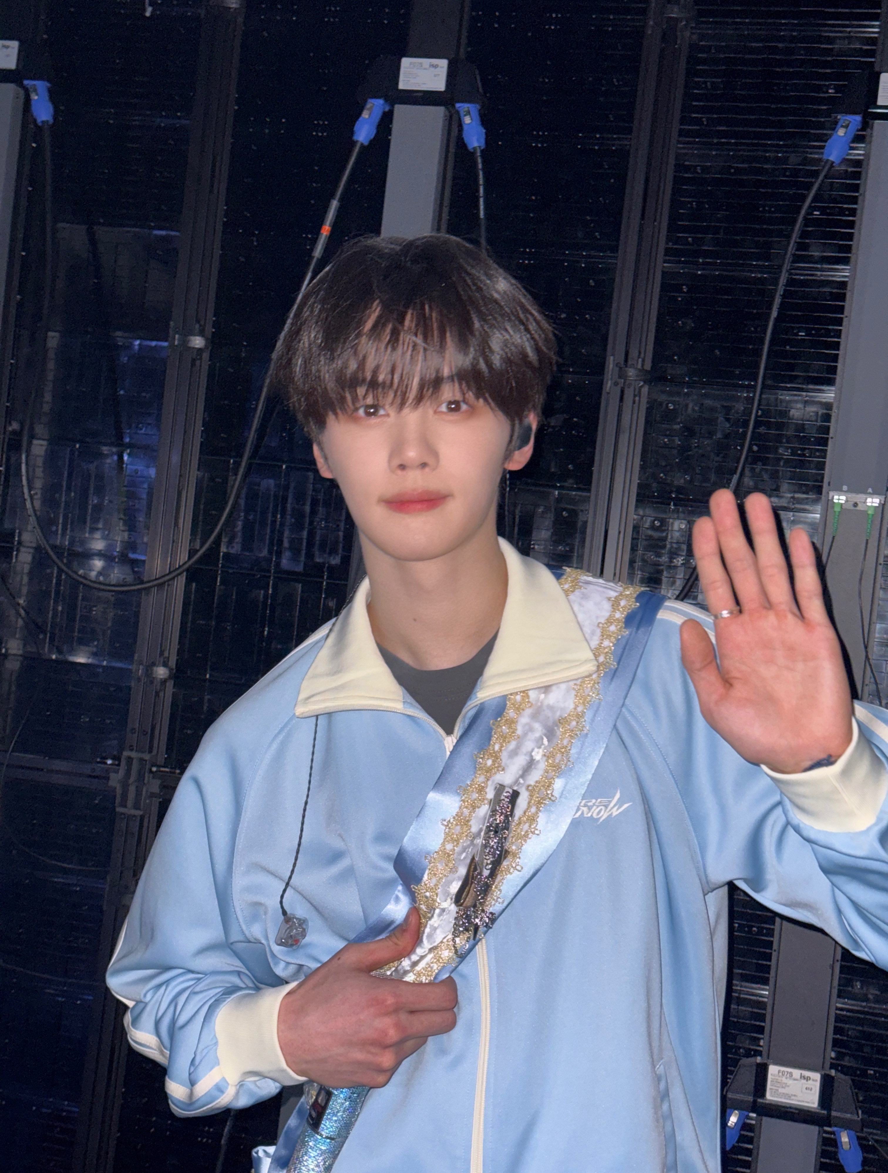 A moment captured by Kim Gyuvin's fan