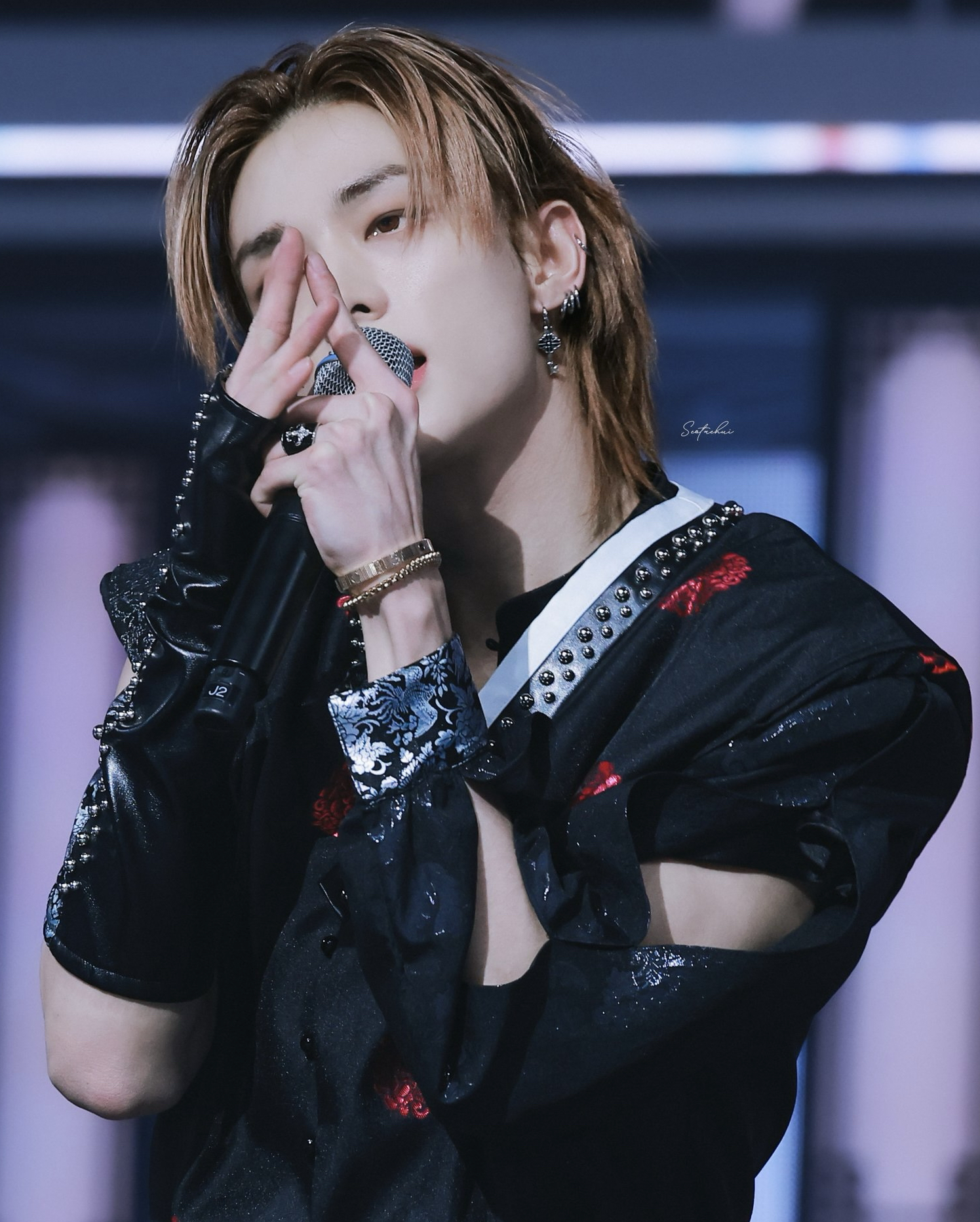 Behind-the-scenes cut of Hyunjin (Stray Kids)