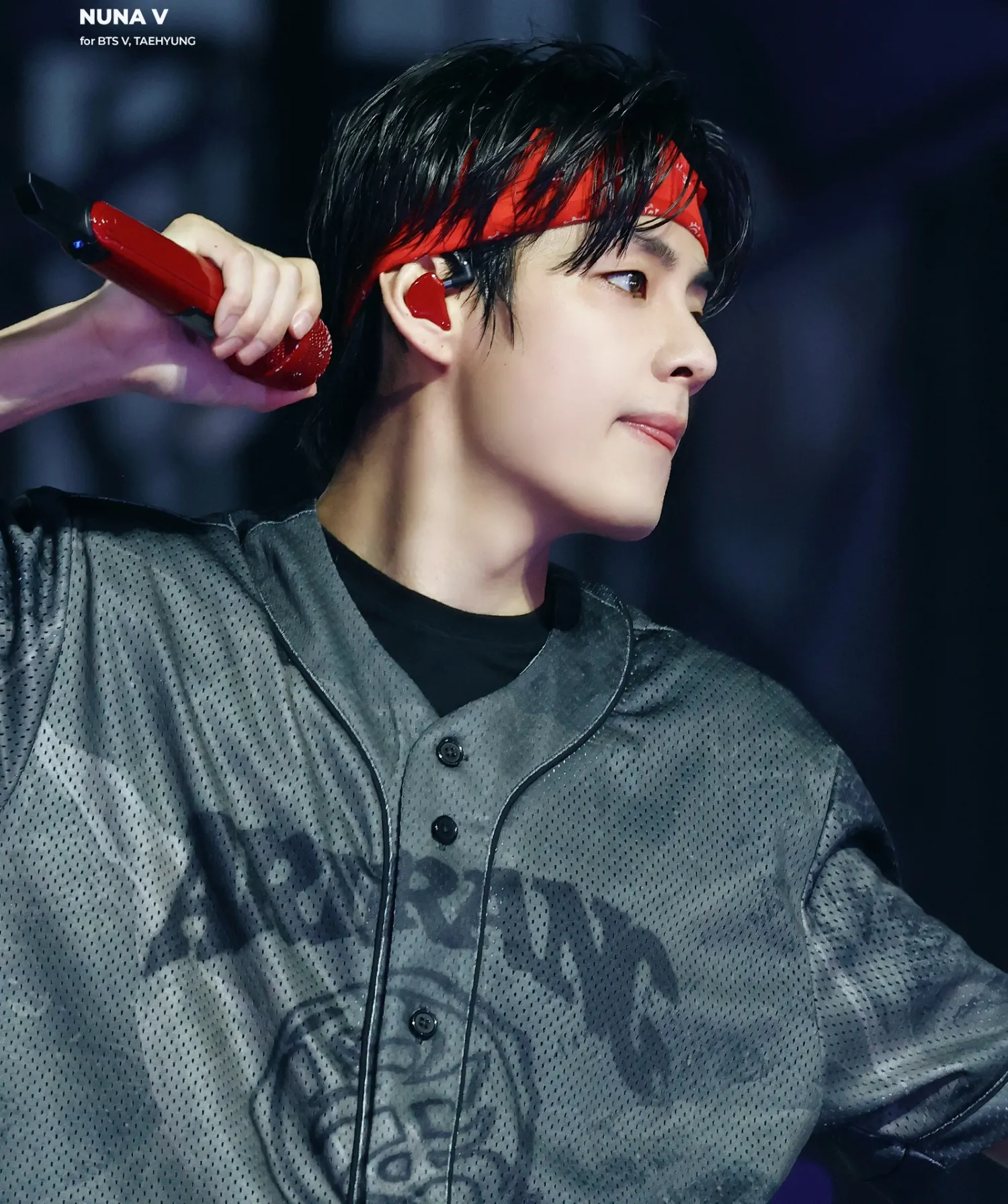 뷔 (방탄소년단)의 최신 사진