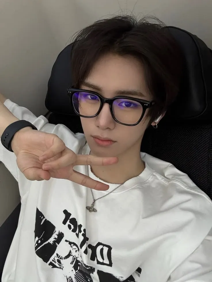 Recent activity shot of Zhou Anxin (ALPHA DRIVE ONE)