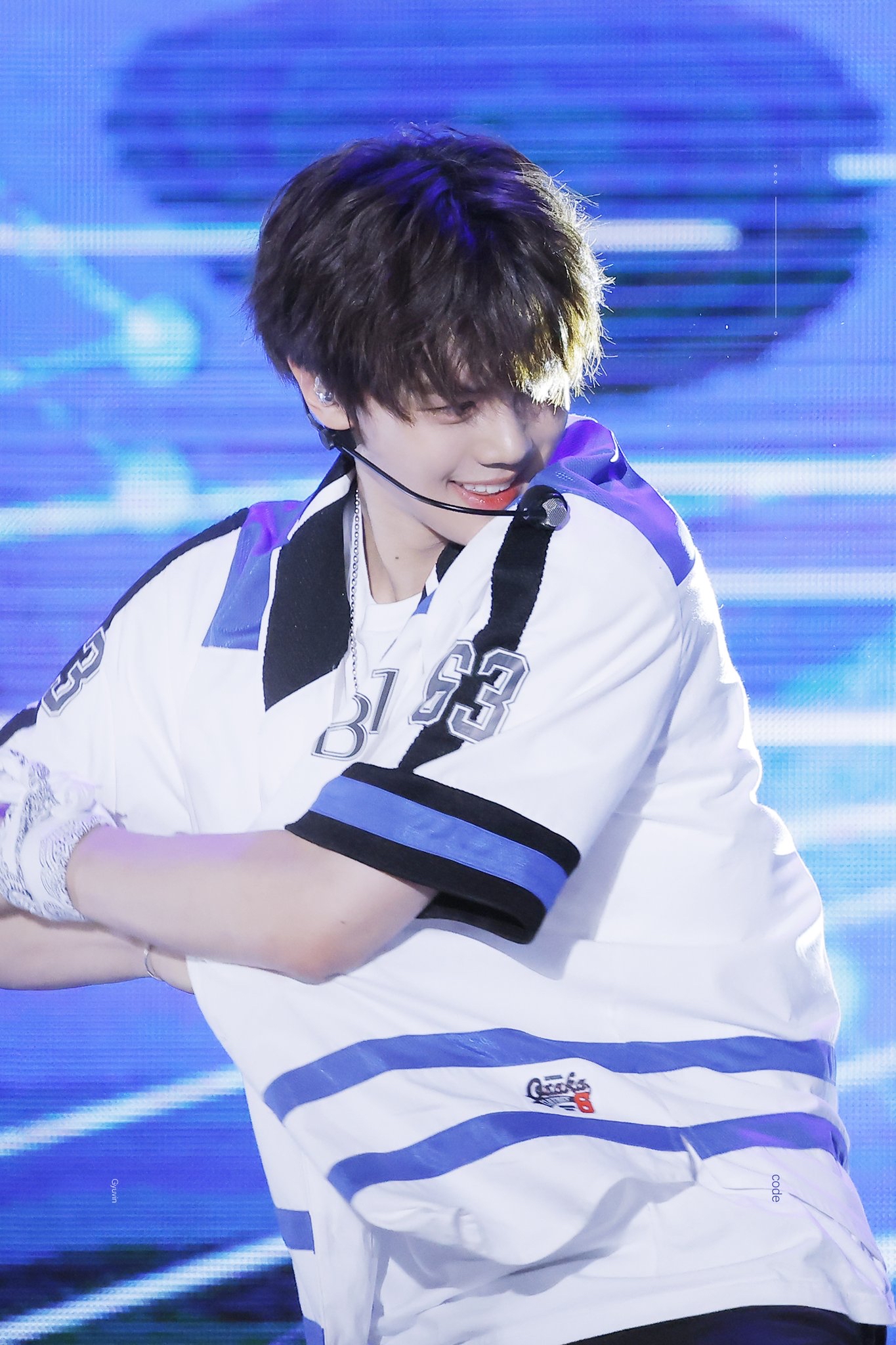 Behind-the-scenes cut of Kim Gyuvin